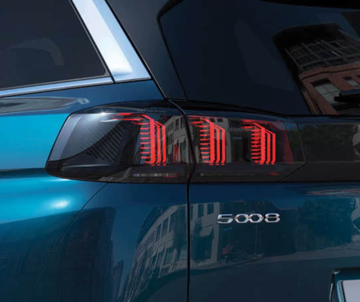 Peugeot-5008-Verbrenner-Exterieur-Heckleuchten_c99f74c6-e056-4159-ad40-404806a4e578