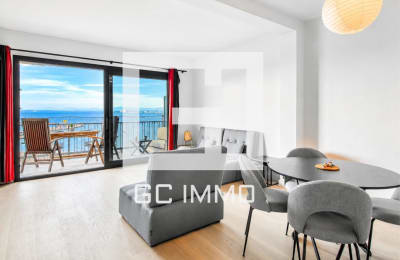 Exclusive seafront penthouse on Avinguda de Rhode, Roses