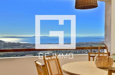 Villa with spectacular views of the Bay of Roses and private pool