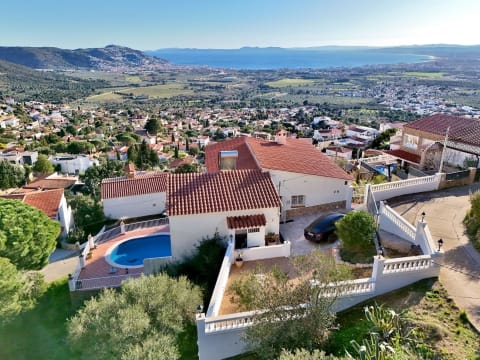Villa con espectaculares vistas a la bahía de Roses y piscina privada — 3