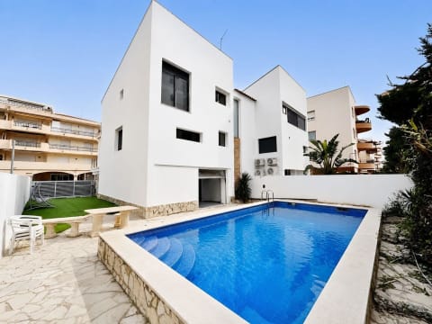 Chalet independiente en venta en Calle de la Roca Negra — 2