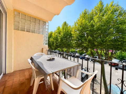 Apartamento con piscina a pocos pasos de la playa en Empuriabrava — 4