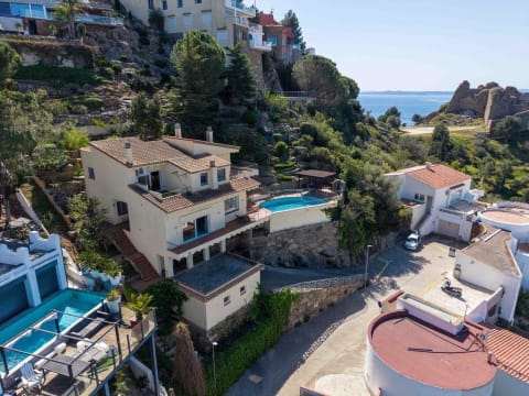 Casa con piscina con vistas panorámicas a la bahía de roses  — 2