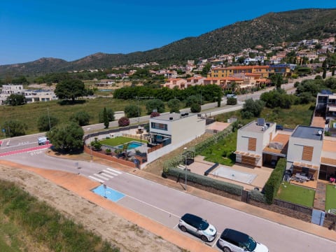 TERRENO EDIFICABLE CON VISTAS ESPECTACULARES Y BAJO COSTE CONSTRUCTIVO — 4