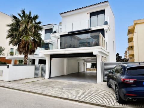Chalet independiente en venta en Calle de la Roca Negra — 3