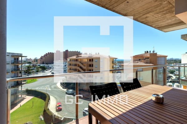 BONITO APARTAMENTO CON TERRAZA PISCINA COMUNITARIA Y PARKING EN SANTA MARGARITA en 
