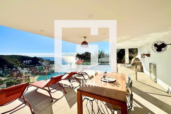 Espectacular villa en Canyelles con vistas al mar en Roses