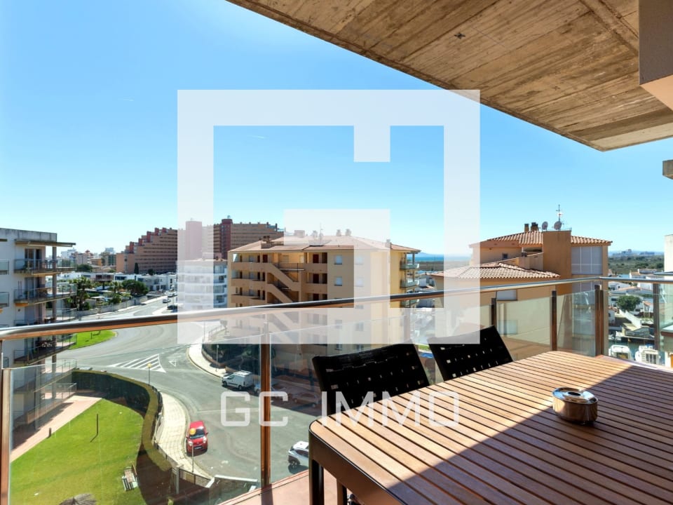 BONITO APARTAMENTO CON TERRAZA PISCINA COMUNITARIA Y PARKING EN SANTA MARGARITA — 1