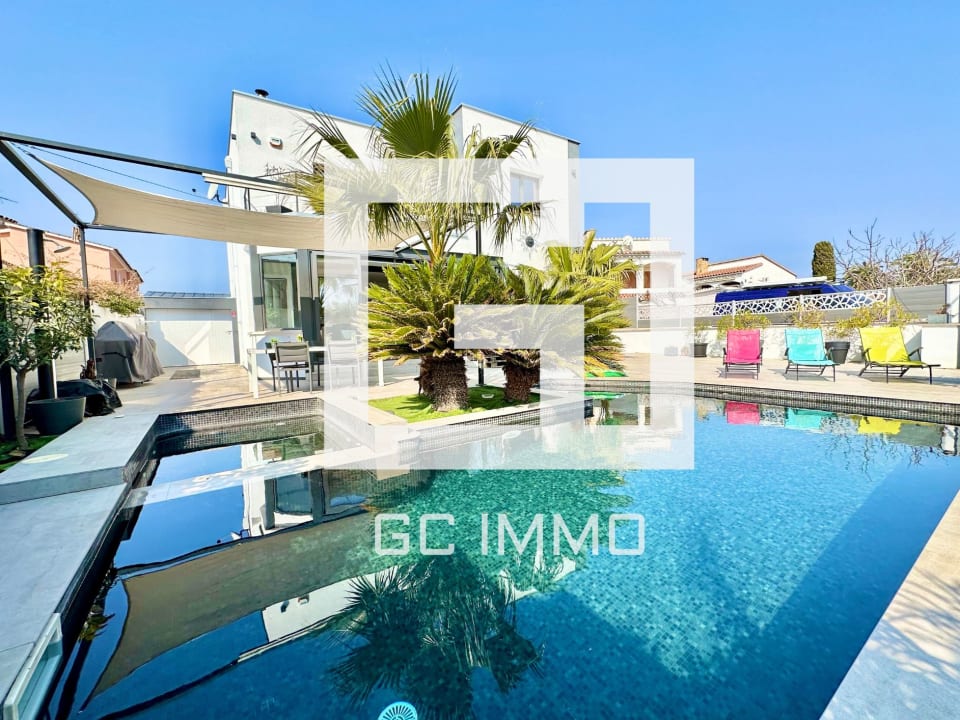 Espectacular casa con piscina en el centro de Empuriabrava — 1