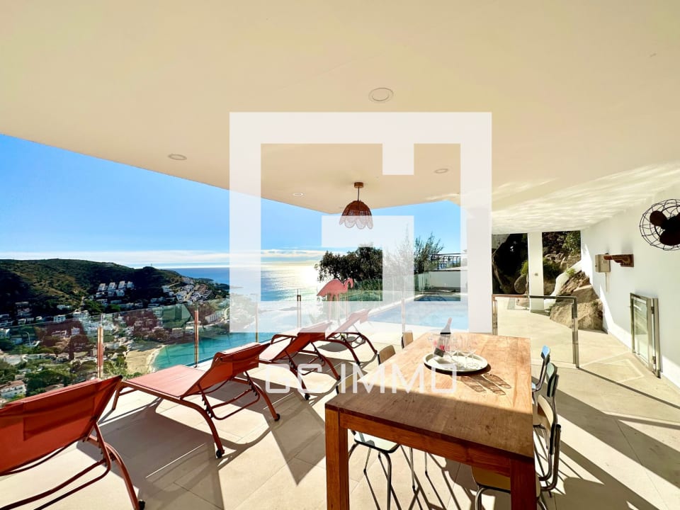 Espectacular villa en Canyelles con vistas al mar — 1