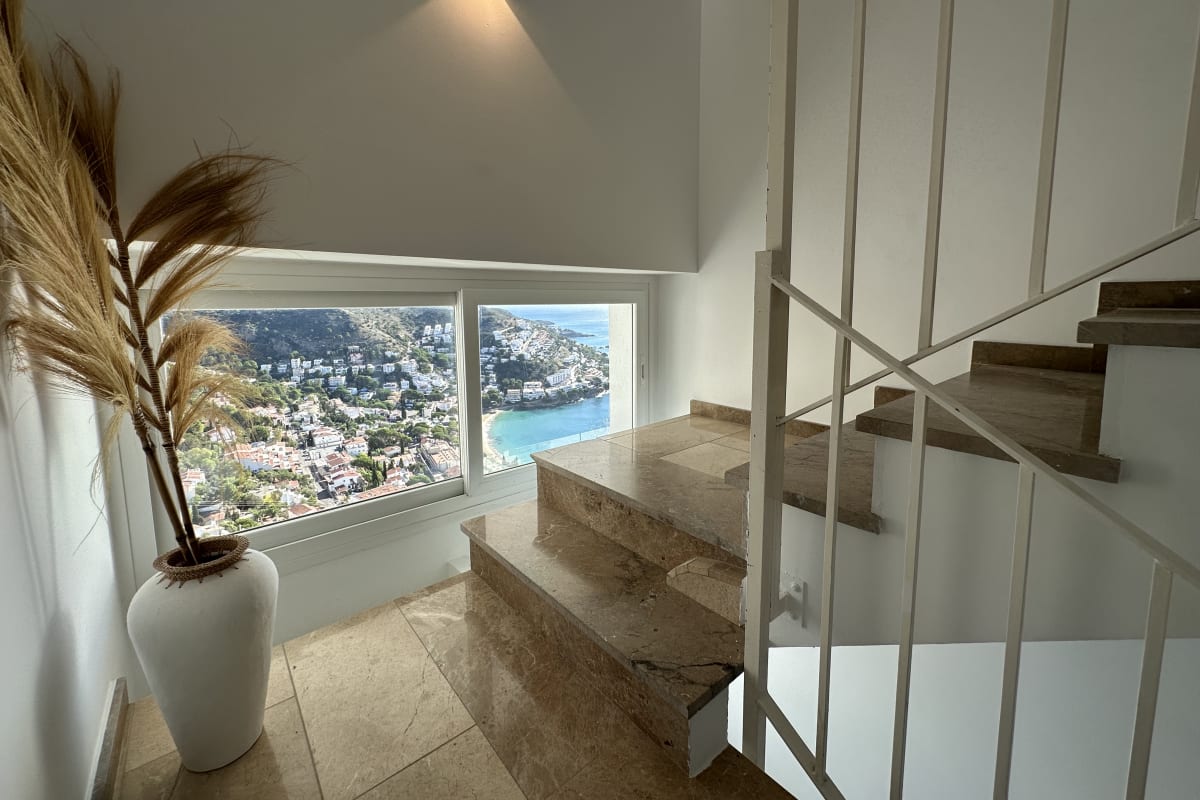 Espectacular villa en Canyelles con vistas al mar — 26