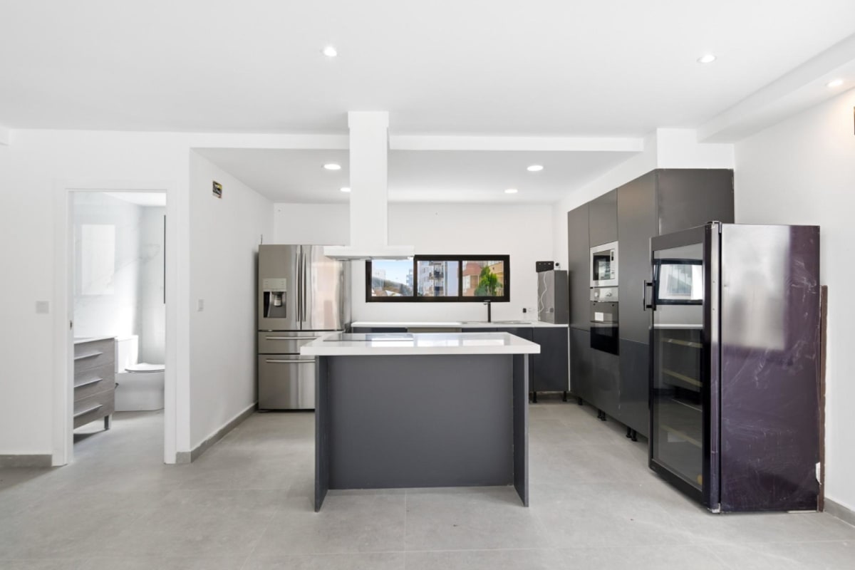 Chalet independiente en venta en Calle de la Roca Negra — 5