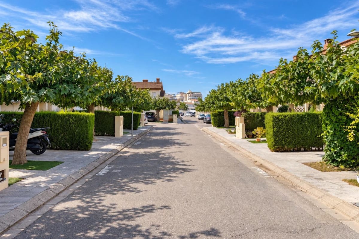 Casa en venta, en la urbanización Port Estrella — 2