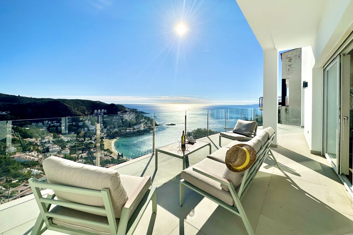 Espectacular villa en Canyelles con vistas al mar — 2