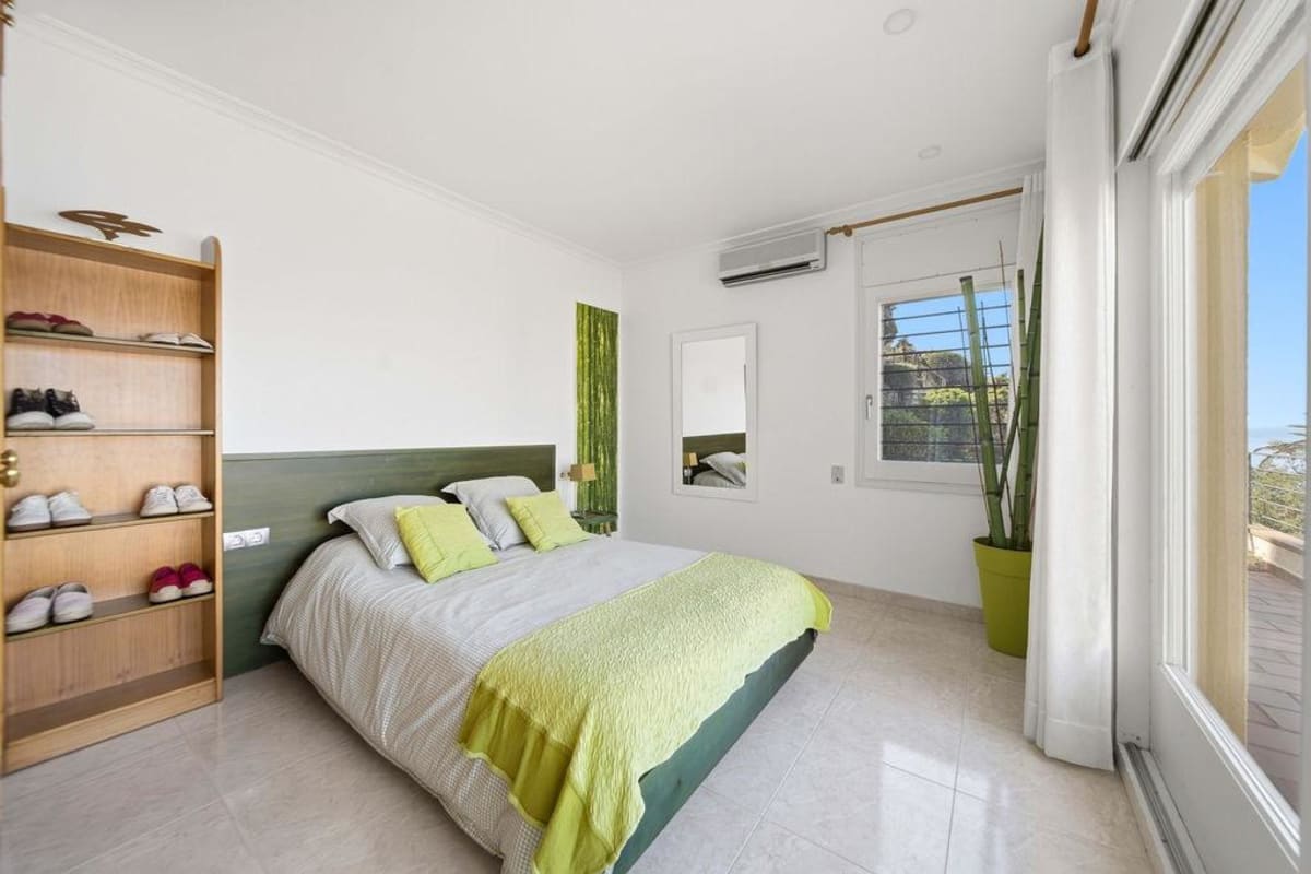 Casa con piscina con vistas panorámicas a la bahía de roses  — 35