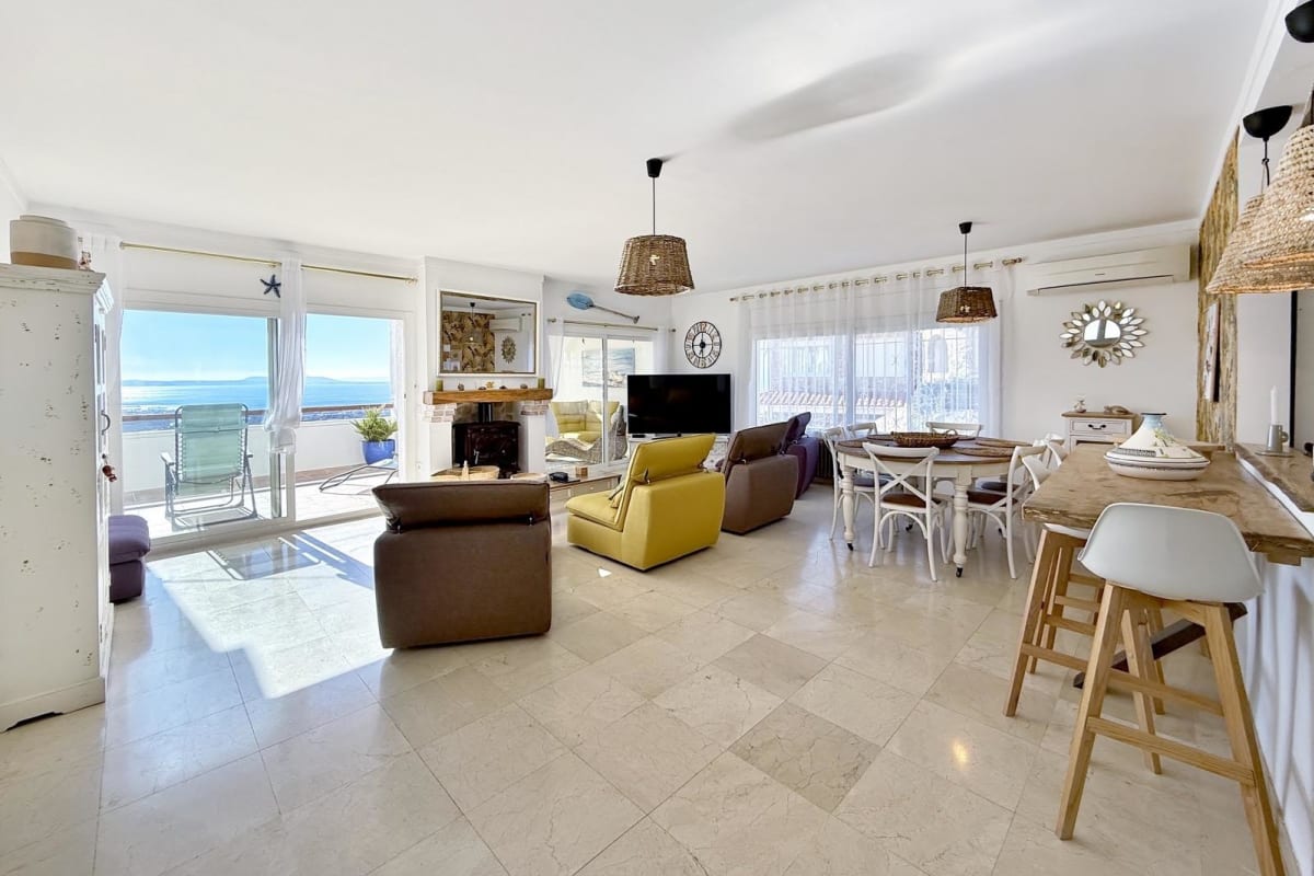 Villa con espectaculares vistas a la bahía de Roses y piscina privada — 10