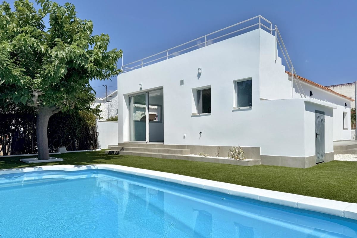 Villa de una sola planta con 3 habitaciones y piscina privada — 3