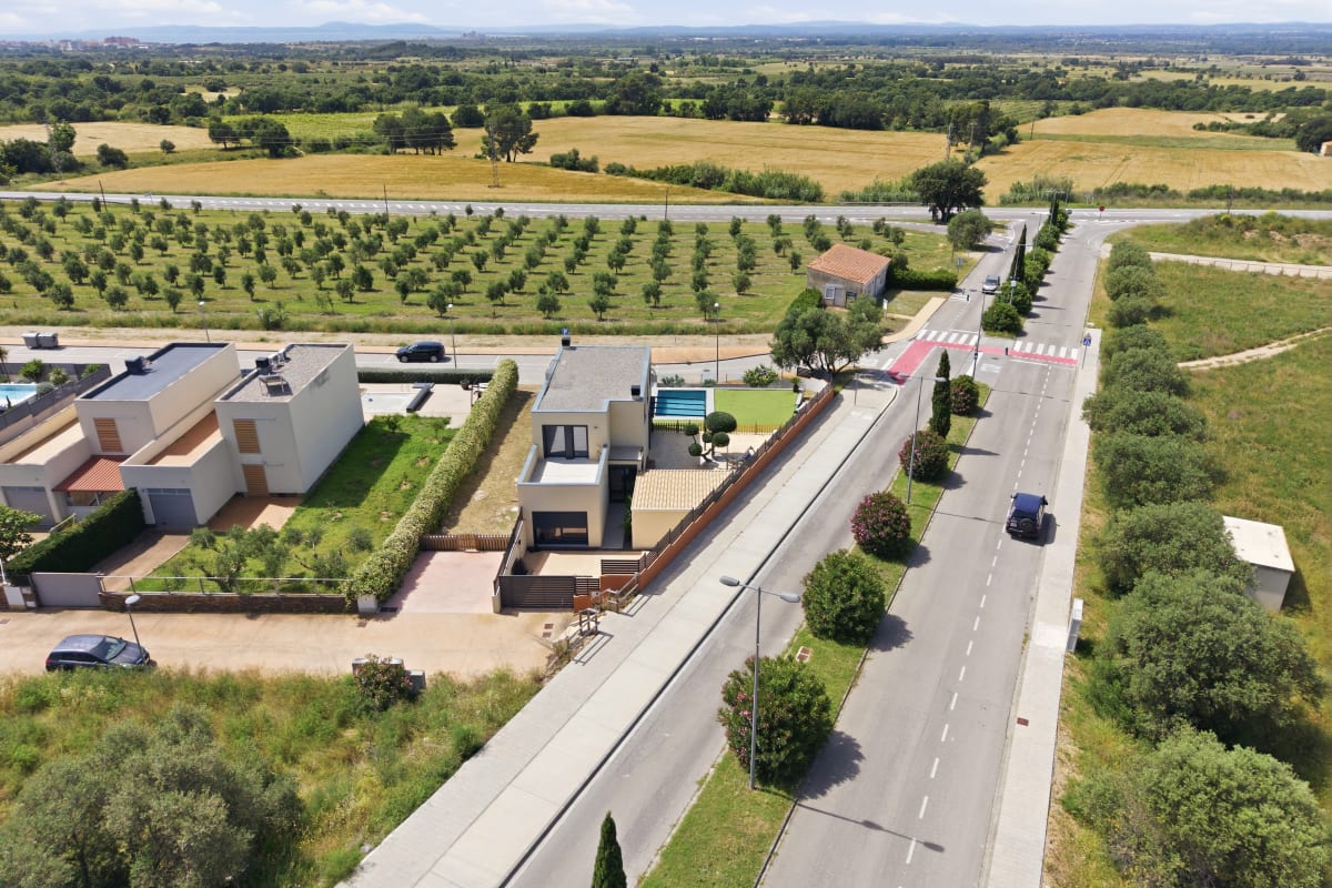 Casa con altas calidades y piscina en Palau  — 46