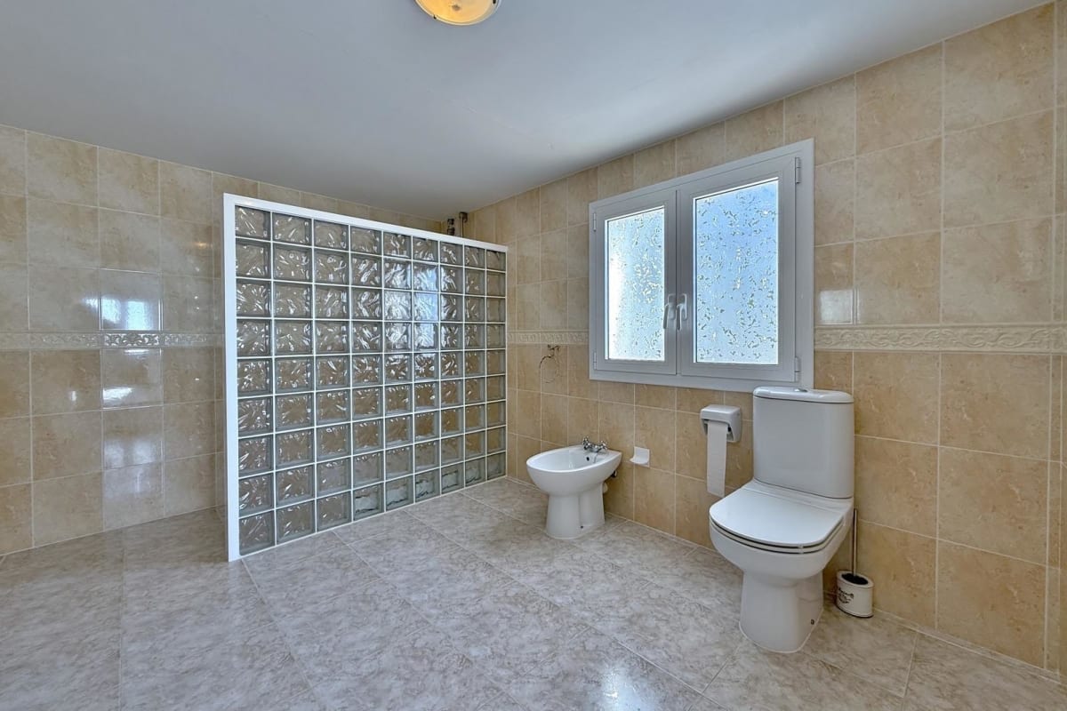 Villa con espectaculares vistas a la bahía de Roses y piscina privada — 26