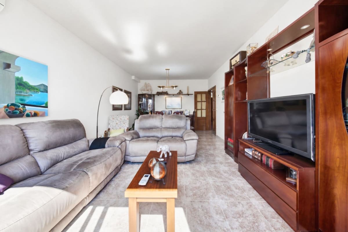 Chalet adosado en venta en Palau Savardera — 2