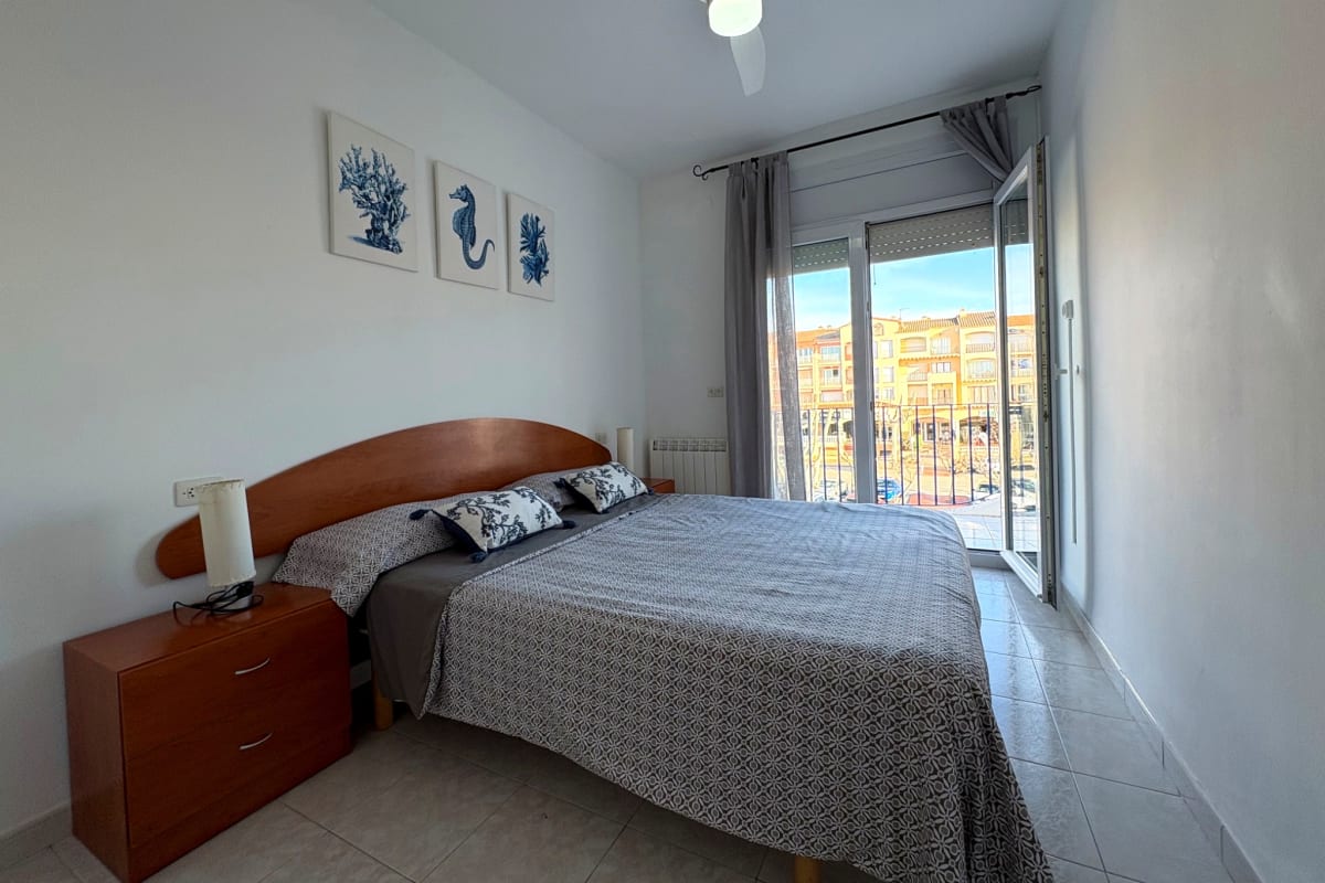 ACOJEDOR APARTAMENTO CON LICENCIA TURÍSTICA EN EMPRUIABRAVA — 9