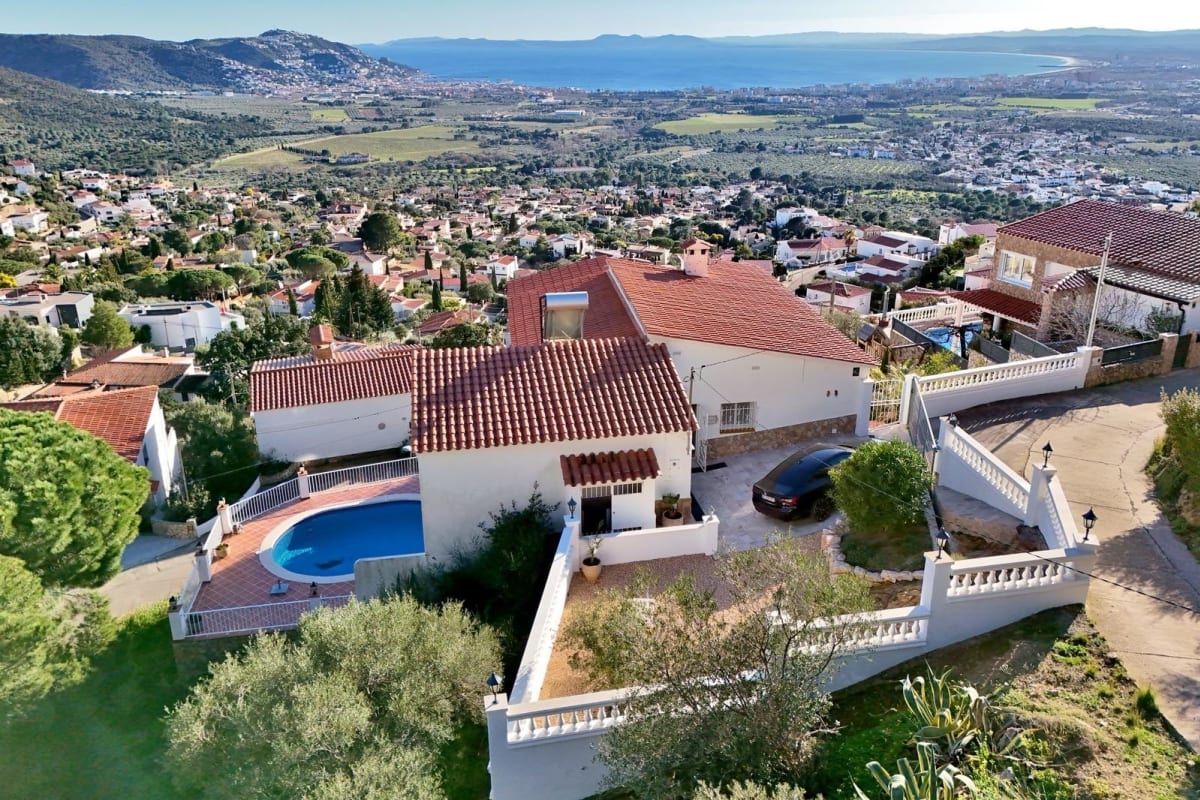 Villa con espectaculares vistas a la bahía de Roses y piscina privada — 3