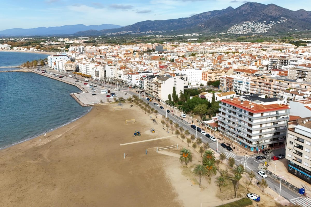 Àtic exclusiu en primera línia de mar a l’Avinguda de Rhode, Roses — 2