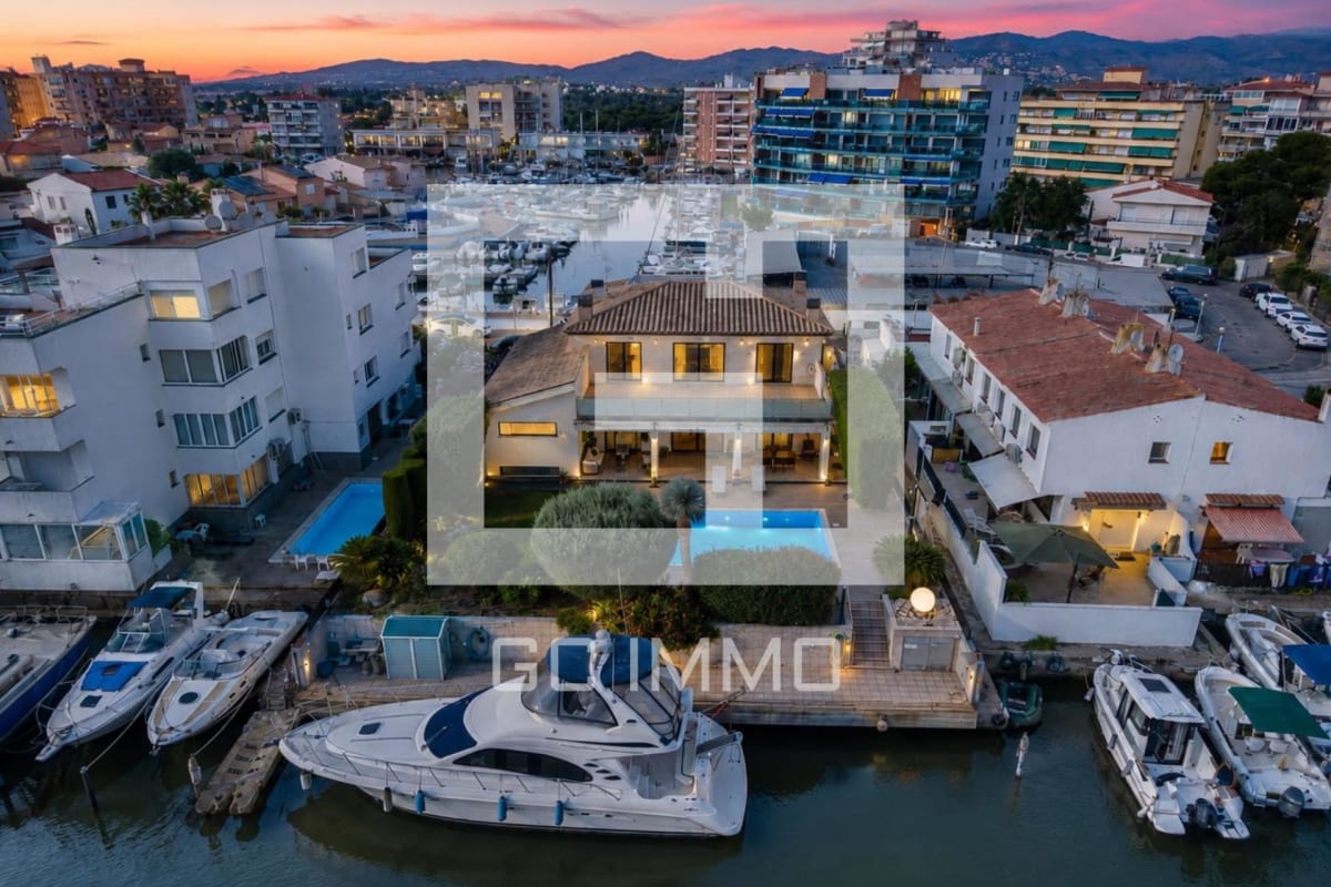 Casa moderna en Santa Margarita con 22m de amarre — 1
