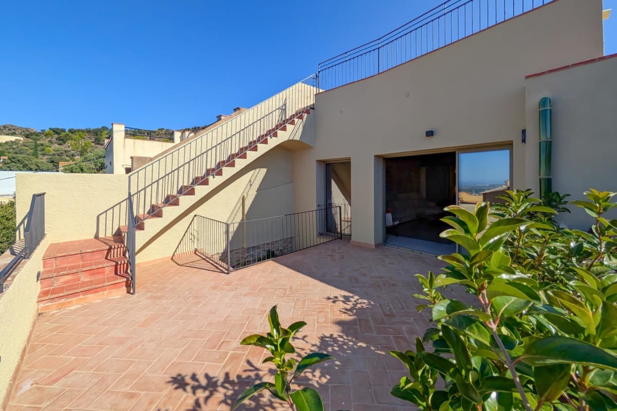 Chalet independiente en venta en Palau Savardera — 21