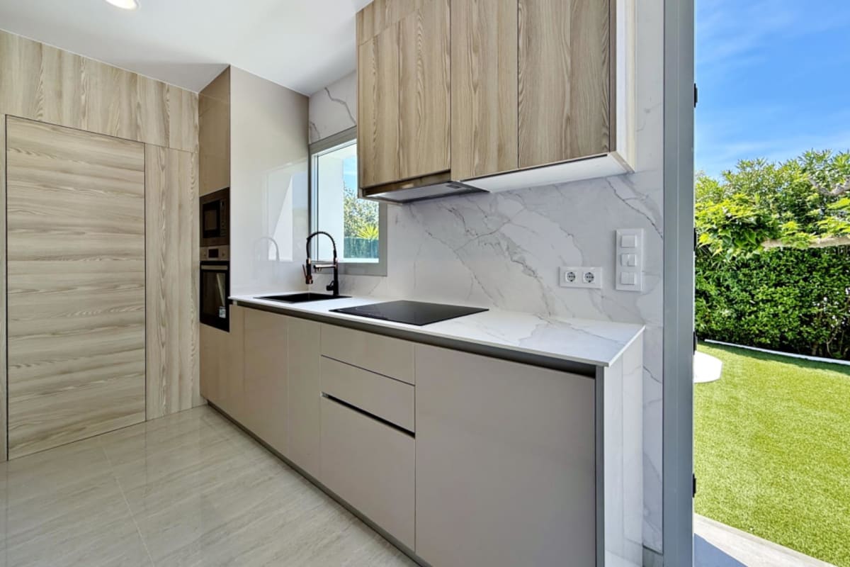 Villa de una sola planta con 3 habitaciones y piscina privada — 17