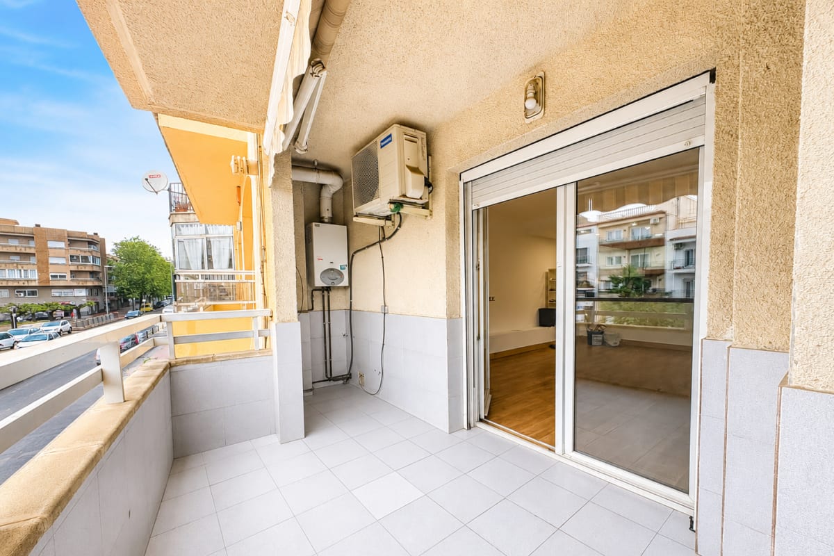 ACOJEDOR APARTAMENTO SITUADO EN EXCELENTE UBICACIÓN EN ROSES — 14
