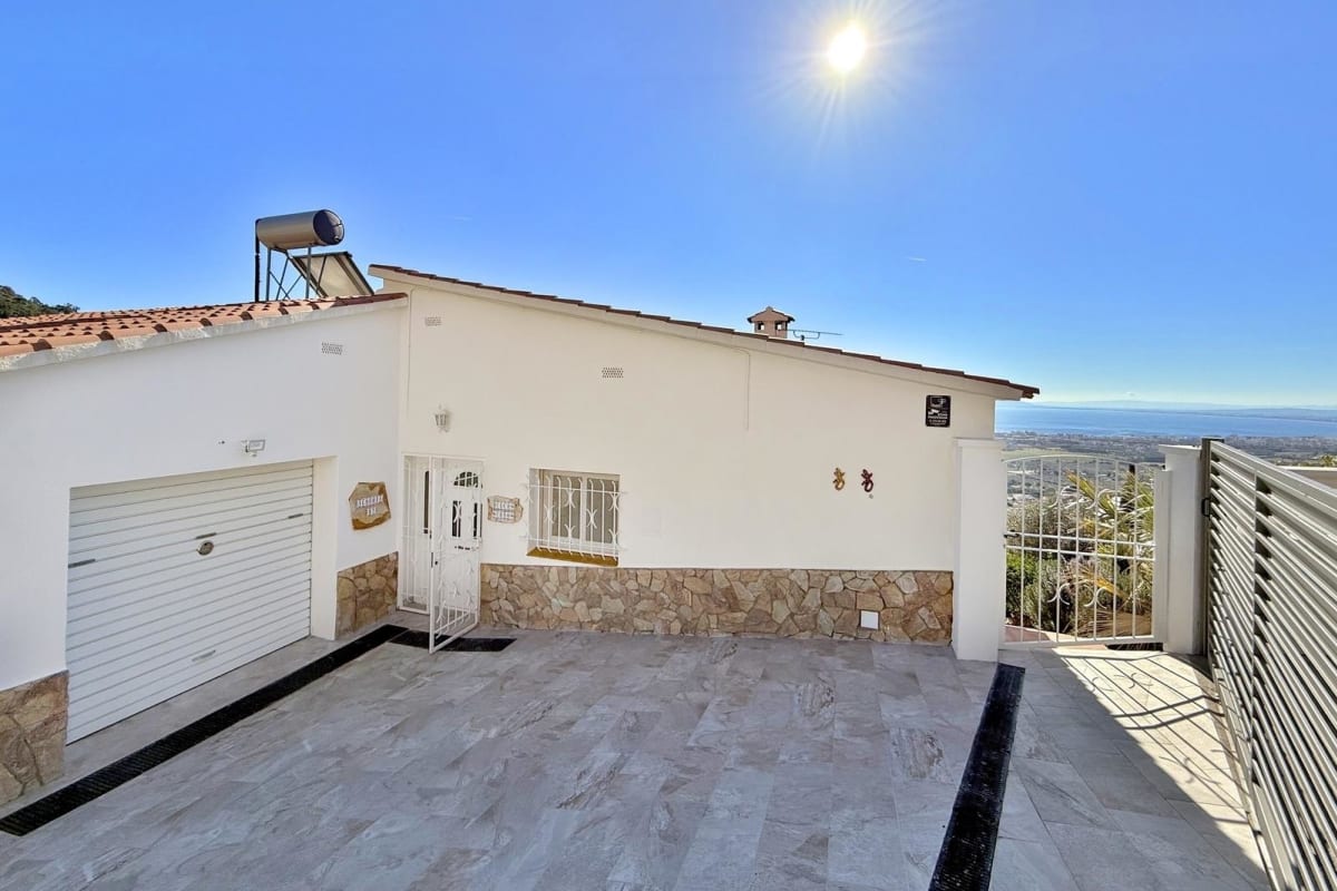 Villa con espectaculares vistas a la bahía de Roses y piscina privada — 30