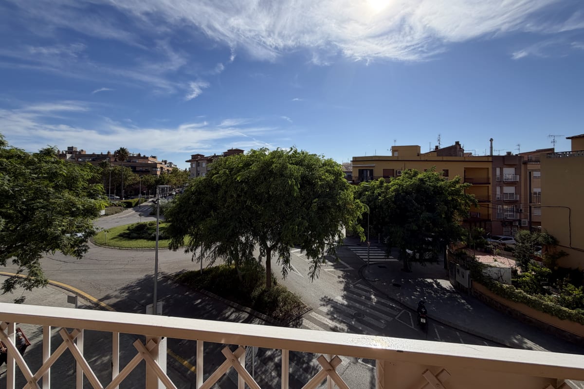 Piso reformado con gran espacio exterior en el centro de Roses — 9