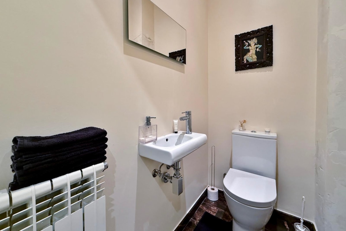 Villa de lujo con amplios espacios, piscina y gran parcela — 28