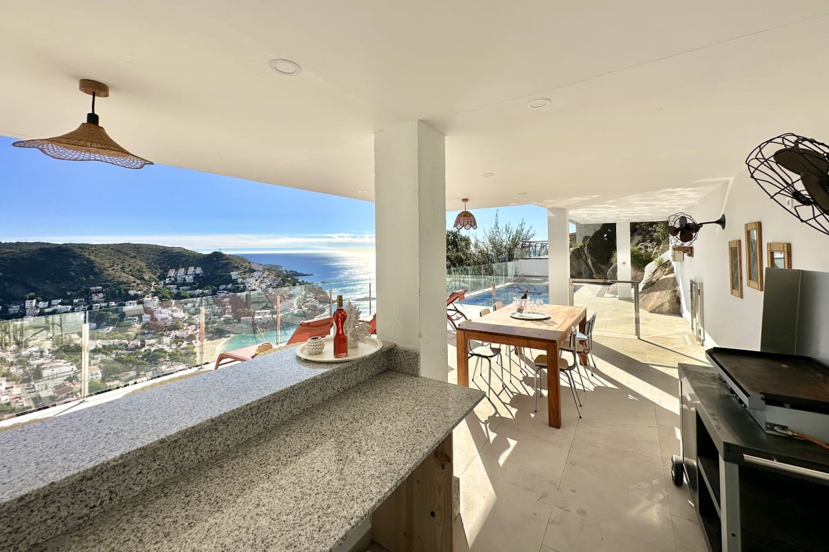 Espectacular villa en Canyelles con vistas al mar — 13