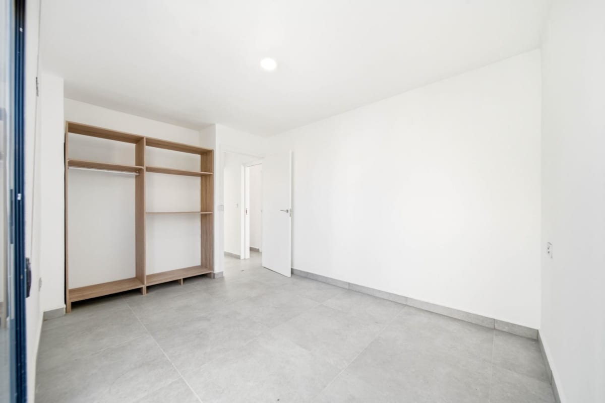 Chalet independiente en venta en Calle de la Roca Negra — 25