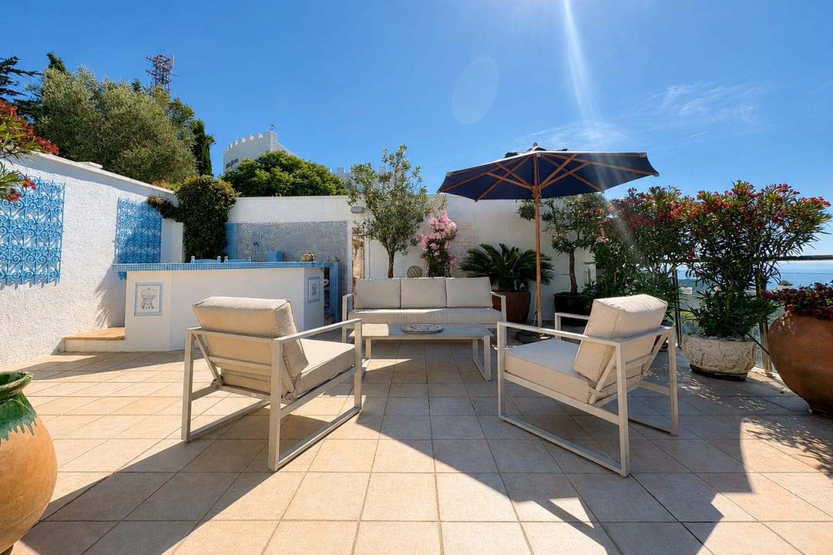 Casa única con vistas panorámicas al mar en el Puig Rom — 19