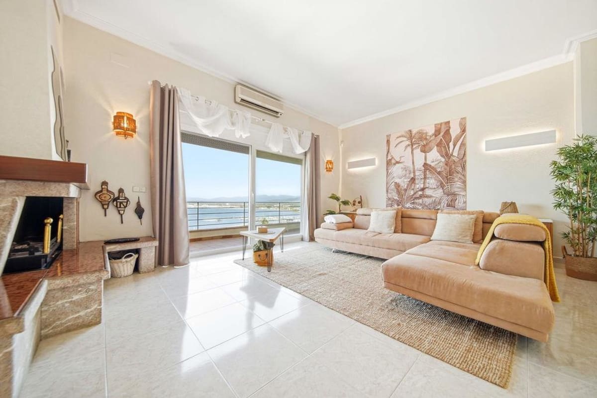 Casa con piscina con vistas panorámicas a la bahía de roses  — 16