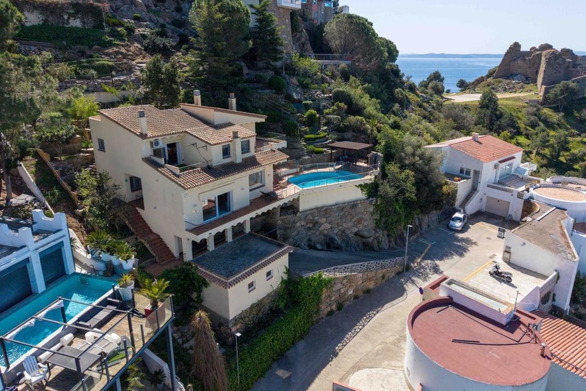 Casa con piscina con vistas panorámicas a la bahía de roses  — 2