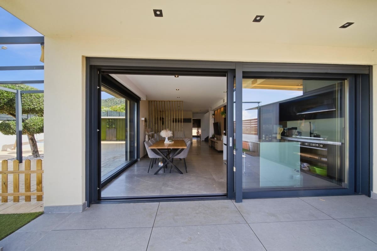 CASA CON PISCINA Y ACABADOS DE ALTA CALIDAD CON VISTAS PANORÁMICAS — 14