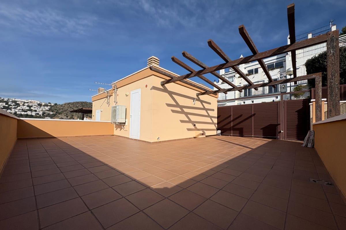 ESPECTACULAR CASA CON PISCINA I VISTA PANORAMICA A ROSES — 10