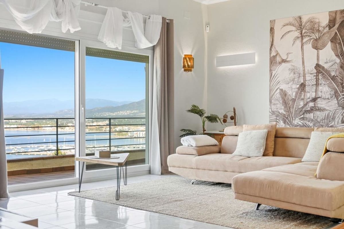Casa con piscina con vistas panorámicas a la bahía de roses  — 5