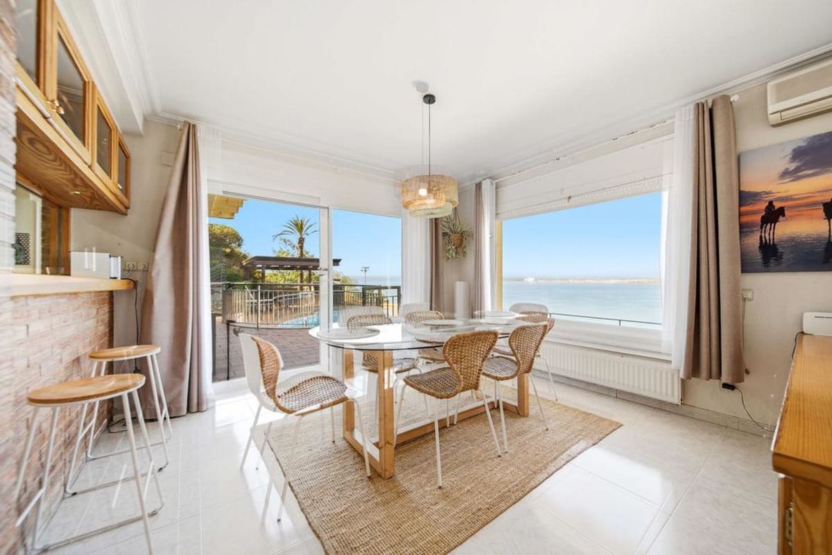 Casa con piscina con vistas panorámicas a la bahía de roses  — 8