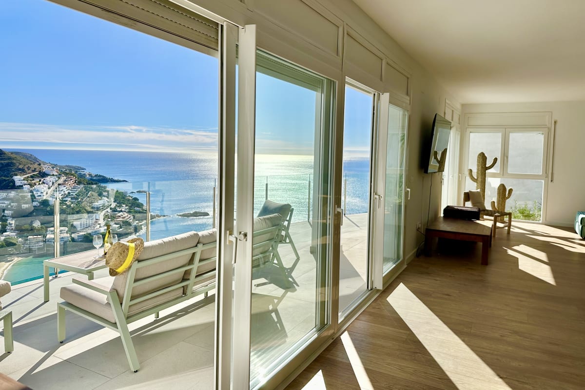 Espectacular villa en Canyelles con vistas al mar — 14