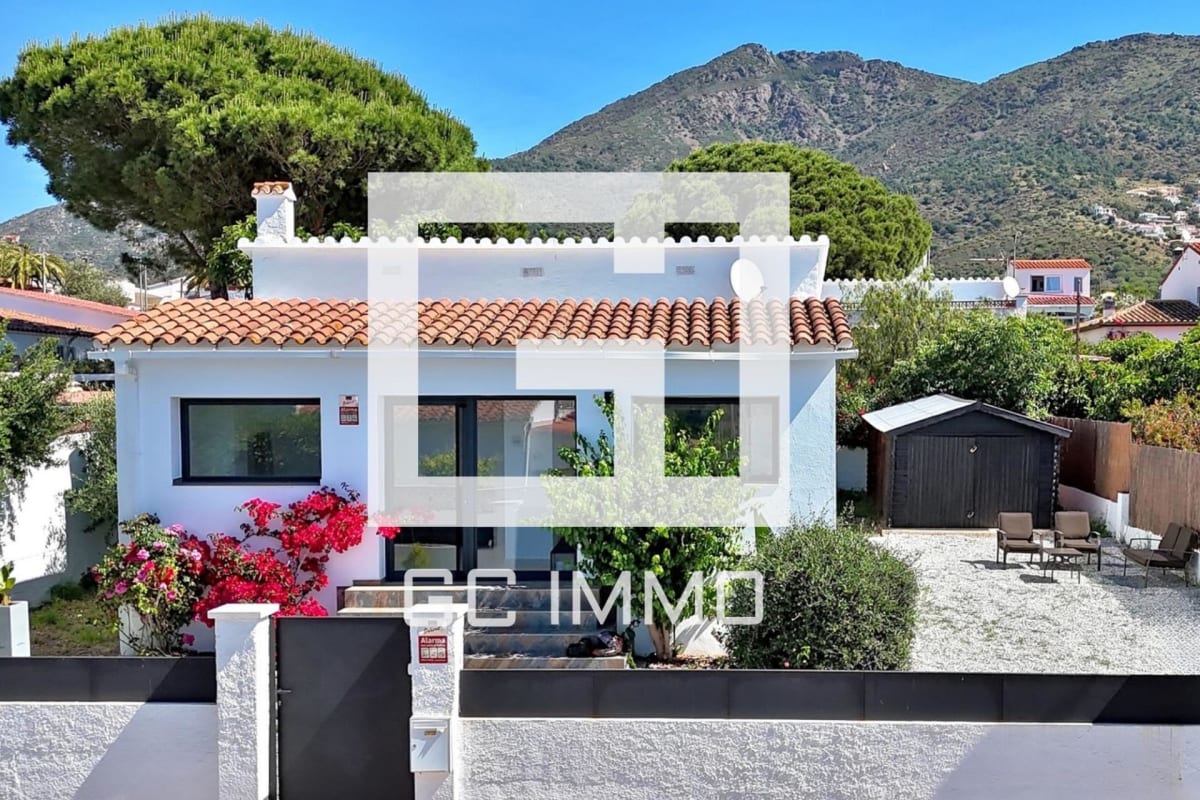 Villa independiente reformada de 3 dormitorios en Roses — 1