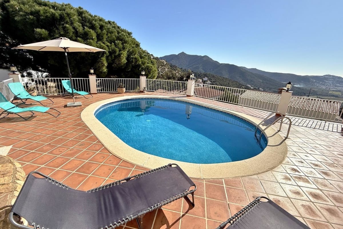 Villa con espectaculares vistas a la bahía de Roses y piscina privada — 6