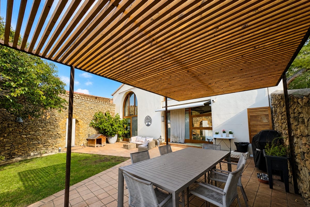 ESPECTACULAR CASA EN EL CENTRO DE PALAU SAVARDERA — 12