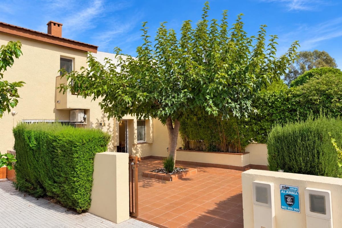 Casa en venta, en la urbanización Port Estrella — 3
