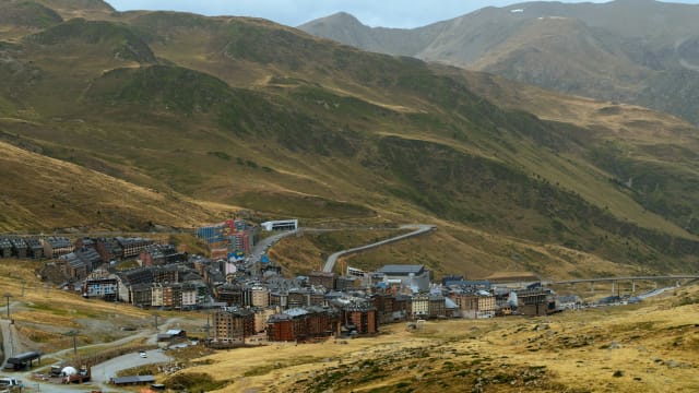 Coches de segunda mano en Andorra: dónde encontrarlos y por qué siempre conviene mirar fuera (2026)