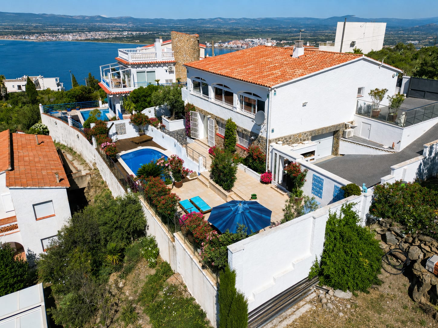 Casa única con vistas panorámicas al mar en el Puig Rom — 4